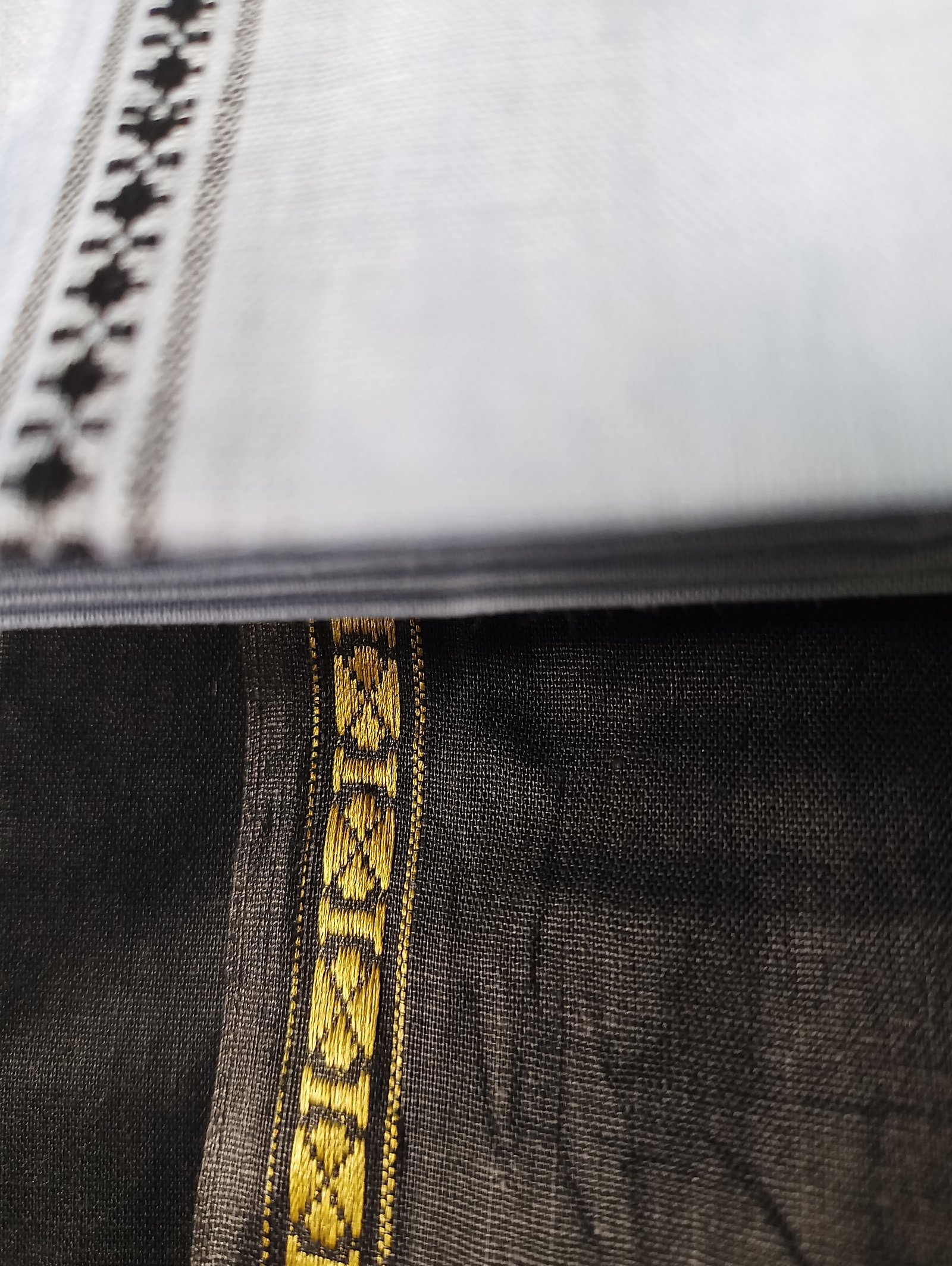 ২ টি লুঙ্গি