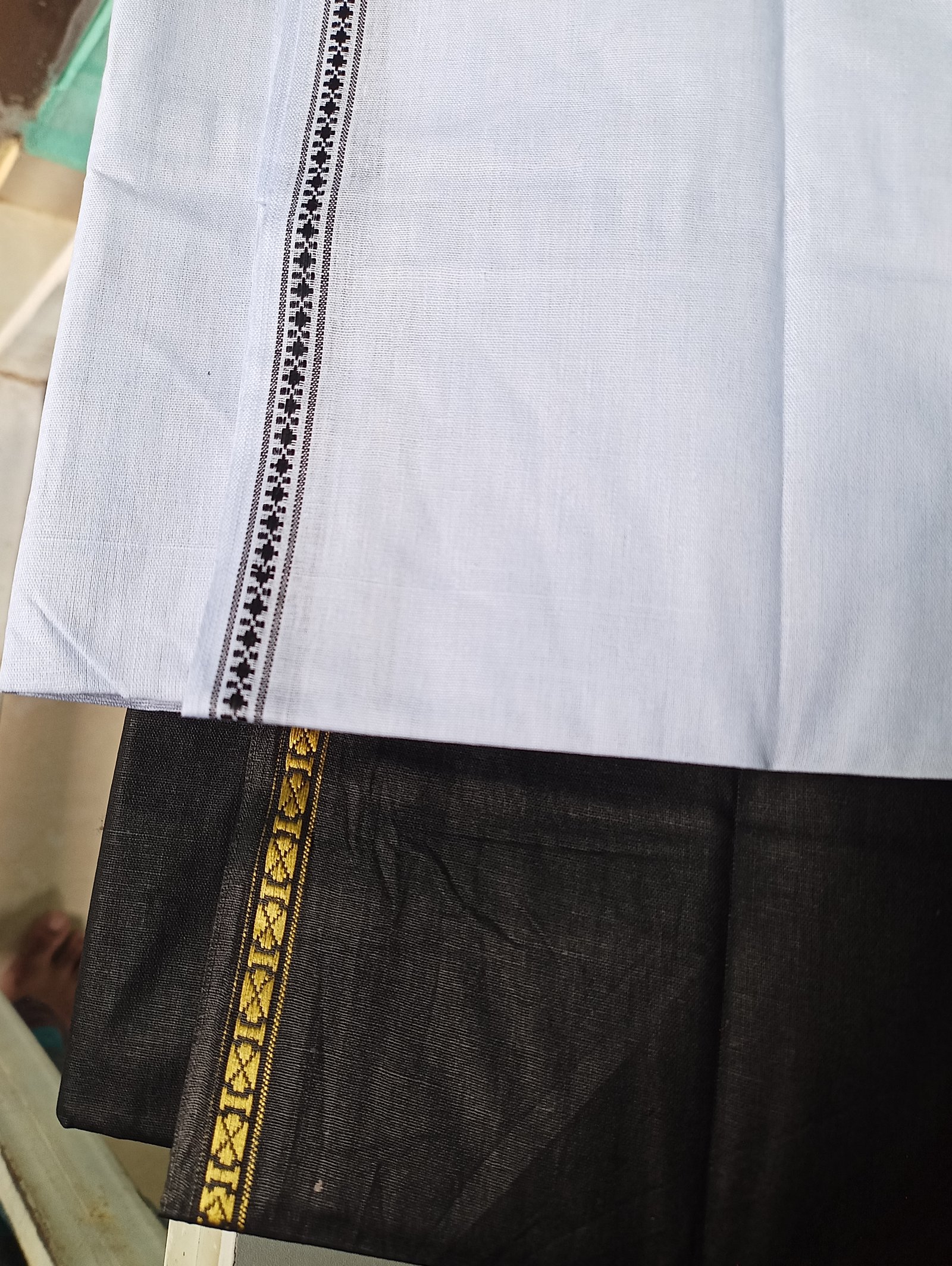 ২ টি লুঙ্গি