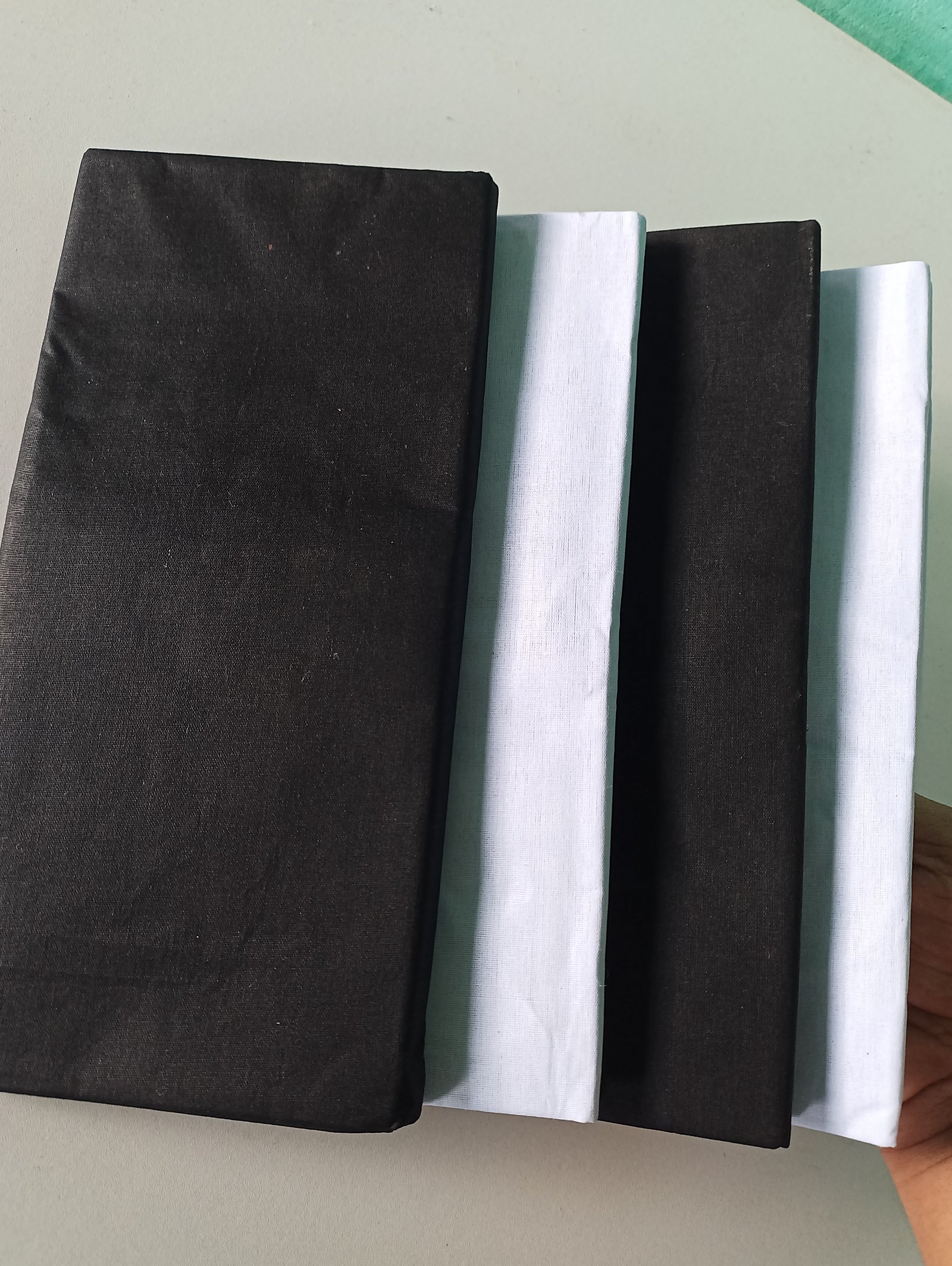 ২ টি লুঙ্গি